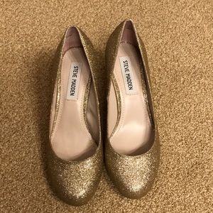 Steve Madden gold glitter heels!
